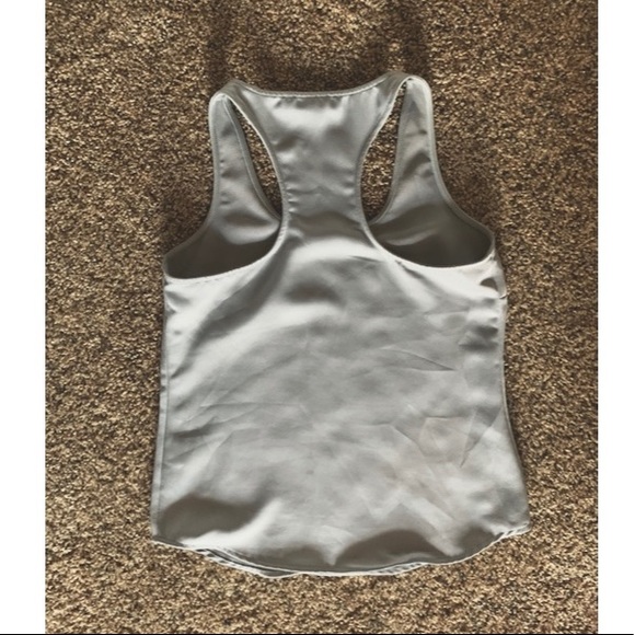 Razor back top - Picture 3 of 4